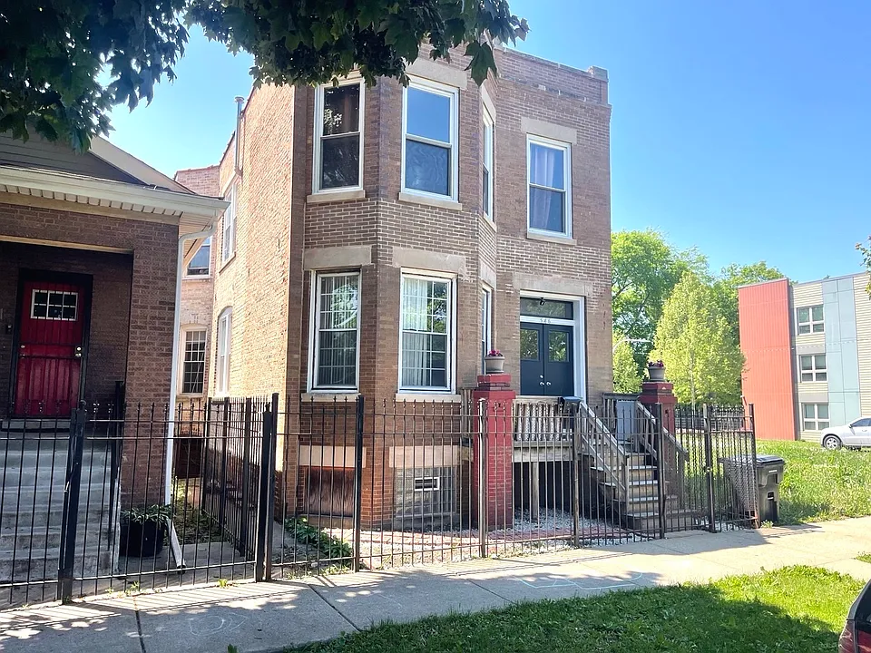 546 N Saint Louis Ave #2