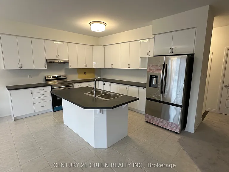 126 Hitchman St — Photo 6