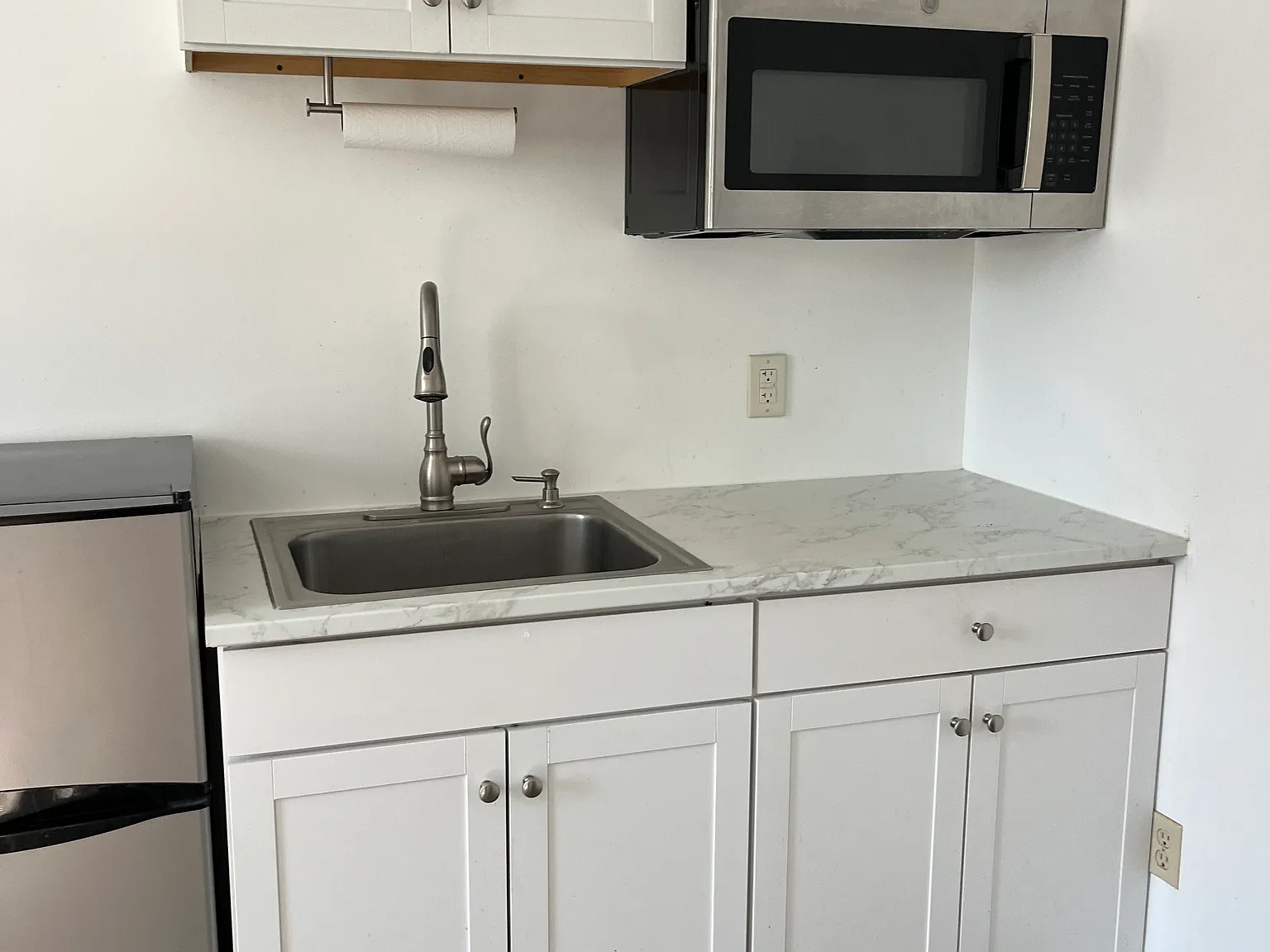 208 Park St — Photo 1