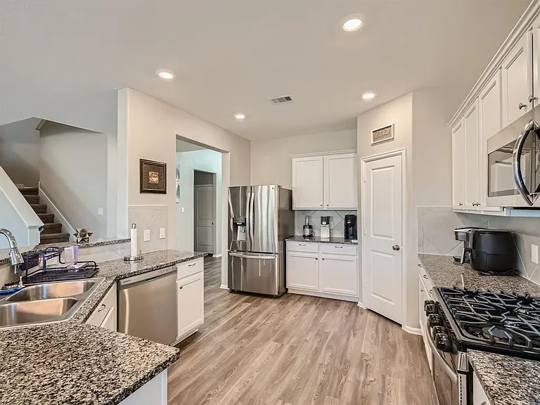 3735 Lion Creek Ct — Photo 13