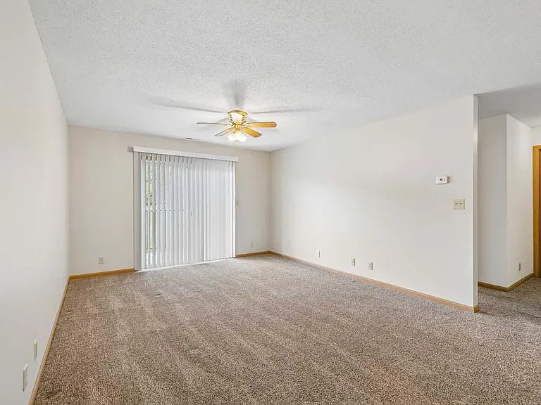 Highland View Apartments — Photo 234