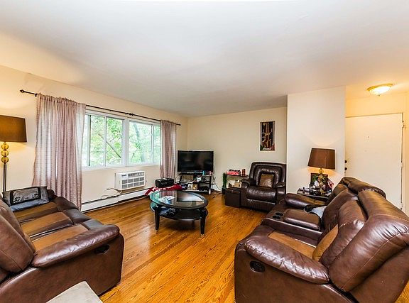 5th image of 1655 W Farwell Ave
