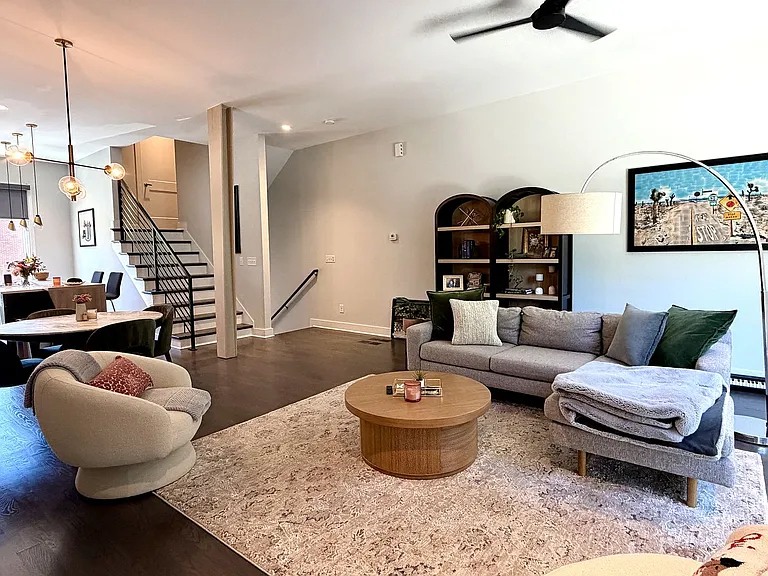 1070 Kenilworth Ave — Photo 11