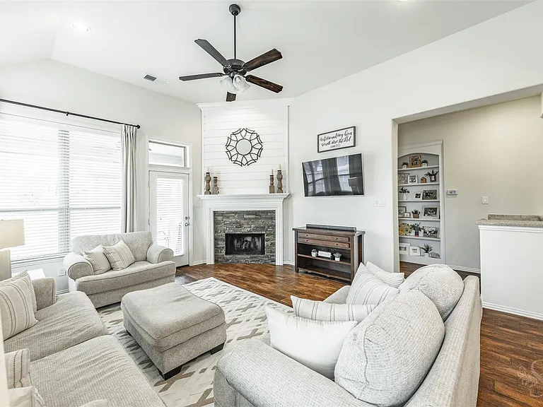 6003 Hedgepark Dr — Photo 24
