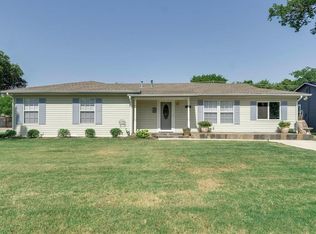1246 S Pine St, Grapevine, TX 76051