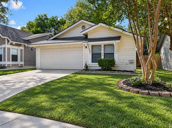 3928 CHIMNEY SPRINGS DR, San Antonio, TX 78247