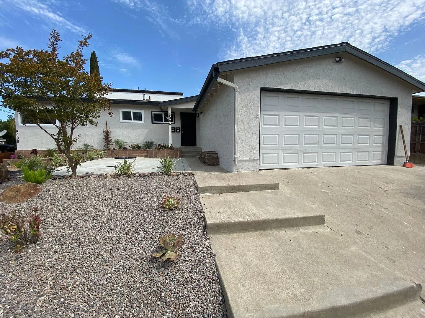 Newly Renovated! 4BD/2BA — Photo 1