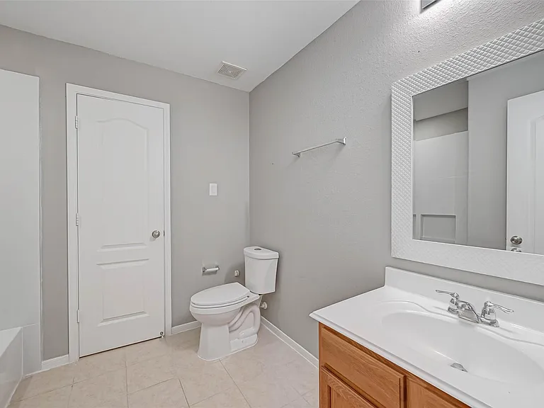 502 Mornington Ln — Photo 31
