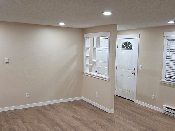 3rd image of 4010-4012 112th St E #4010