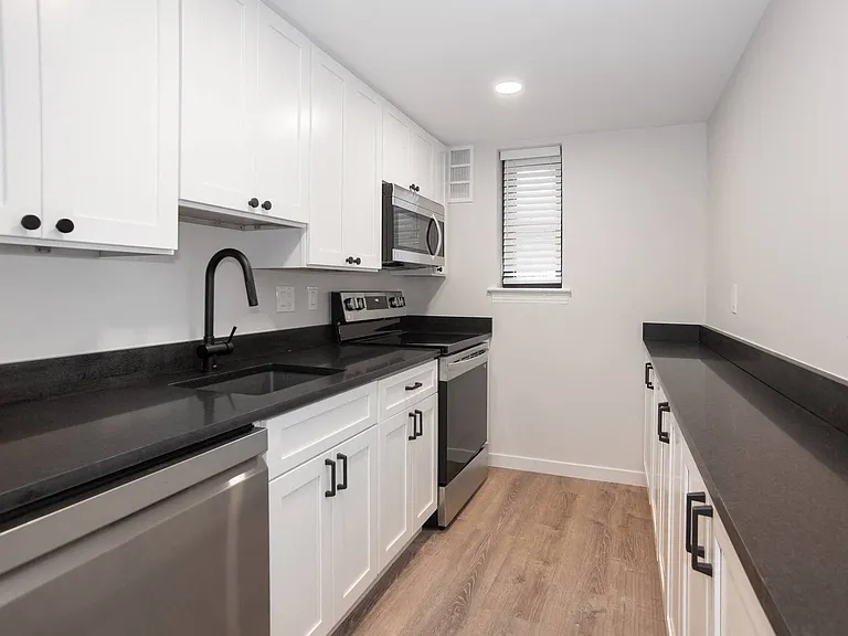 Prince Georges Apartments — Photo 10