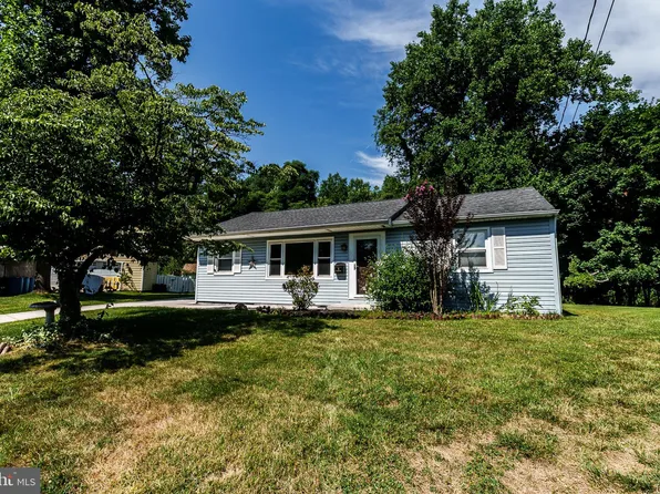 9 College Cir, Stratford, NJ 08084