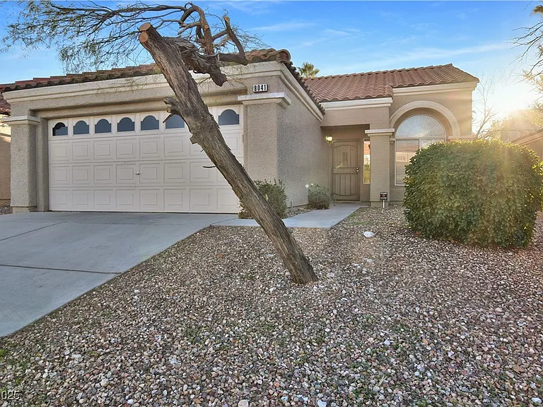 8041 Pottery Creek Dr — Photo 2