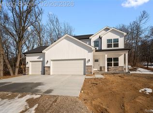 16085 Catalpa Ridge Dr, Holly, MI 48442