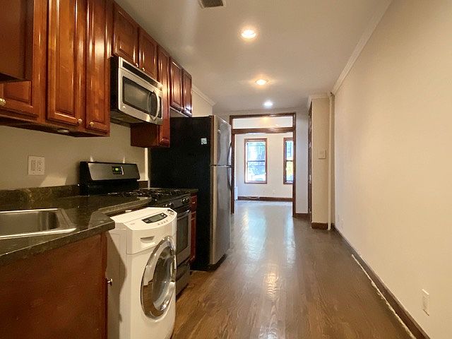 1st image of 111 Saint Marks Pl #1