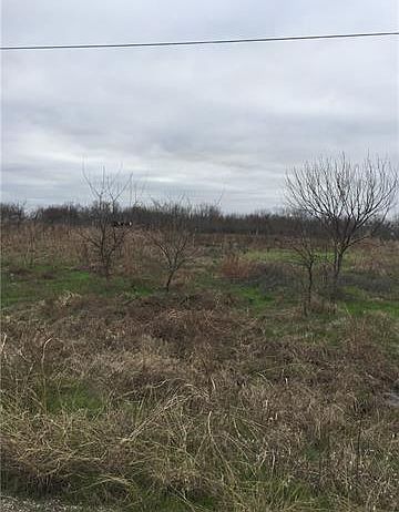 2nd image of 1007 Pea Ridge Rd