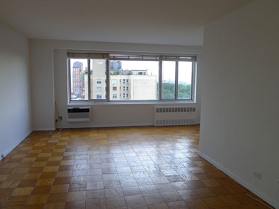 4th image of 400 Central Park W APT 18T