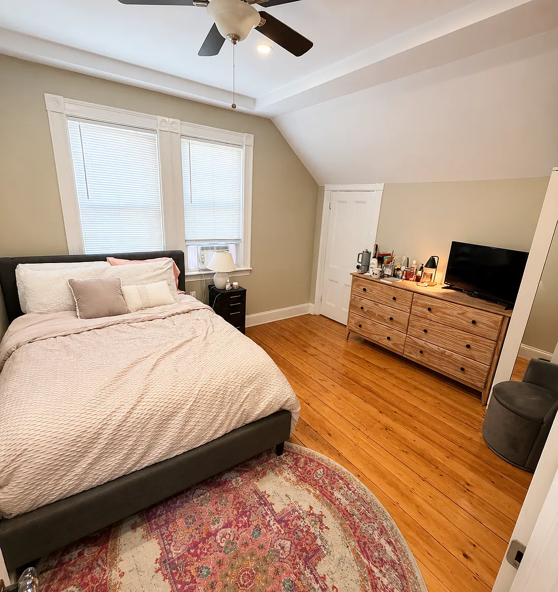 3 bed, 1000 sqft, $3,000 — Photo 4