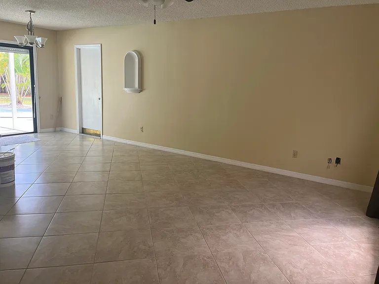 1401 SE Belcrest St — Photo 7