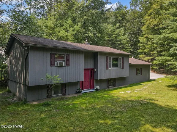 102 Chris Rd, Shohola, PA 18458