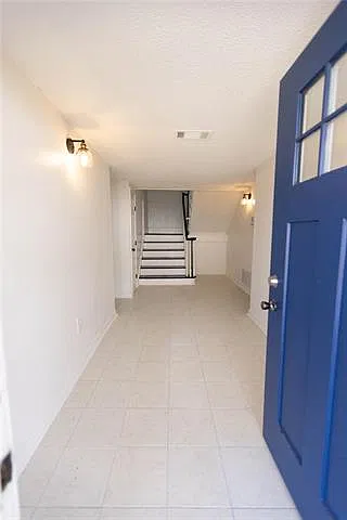 6 bed, 4.0 bath, 3231 sqft, $3,500 — Photo 3