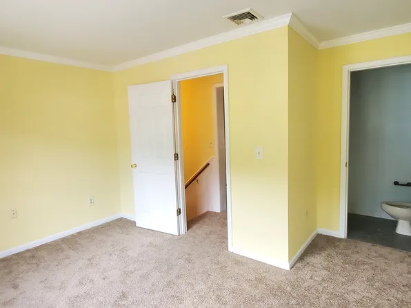 22 Chamberlain St #22, East Haven, CT 06512