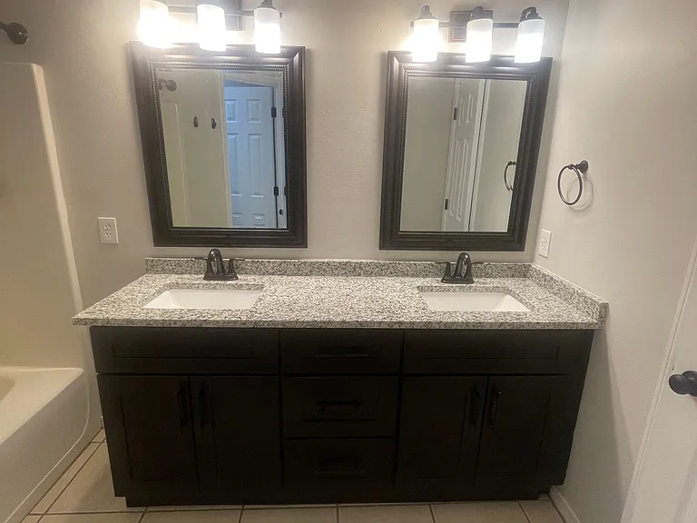 402 Peregrine Ct — Photo 3