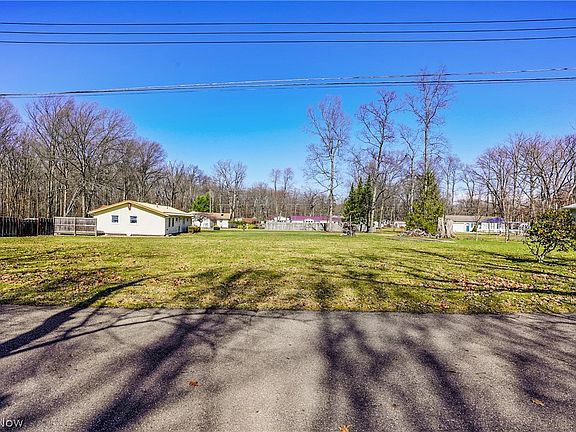 4th image of 17972 Davis Rd