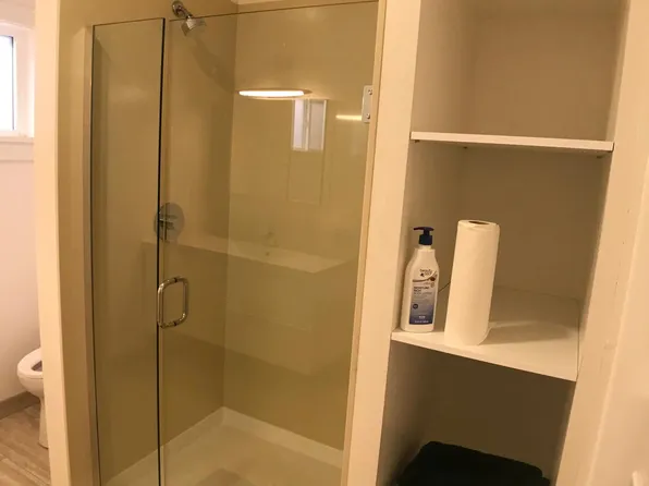 1084 43rd St #2, Emeryville, CA 94608