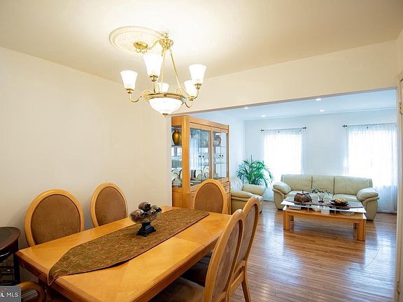 5th image of 3010 Hickory Grove Ct