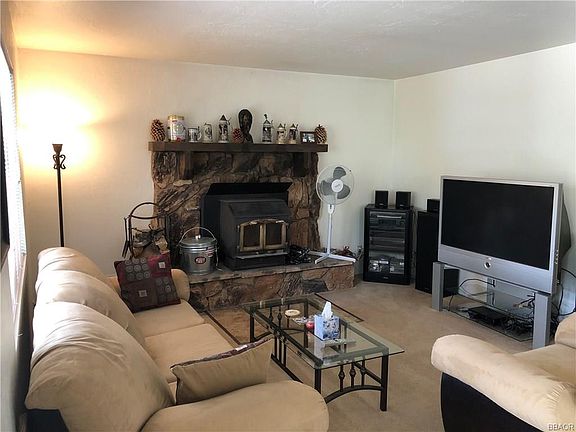 5th image of 158 Imperial Ave