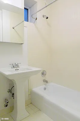 Rented by Citi Habitats | media 12