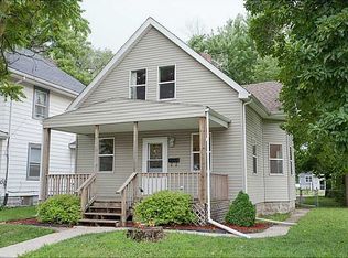 422 8th Ave SW, Cedar Rapids, IA 52404