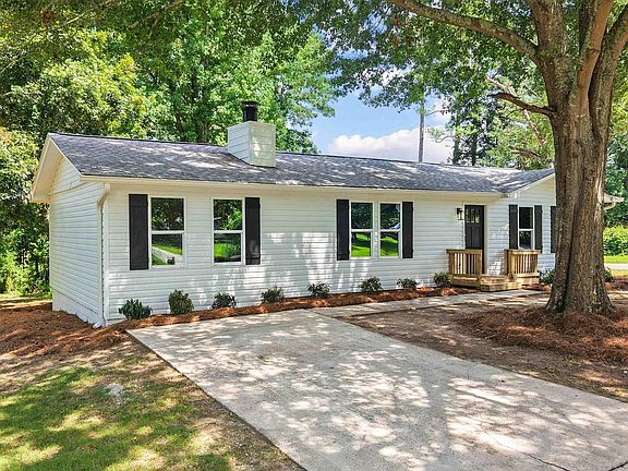 3rd image of 6967 Heather Ln