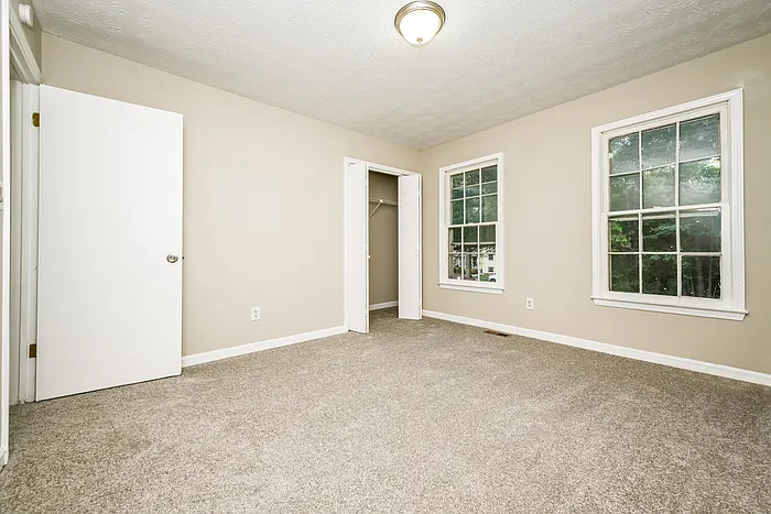 35 Knights Cir — Photo 12
