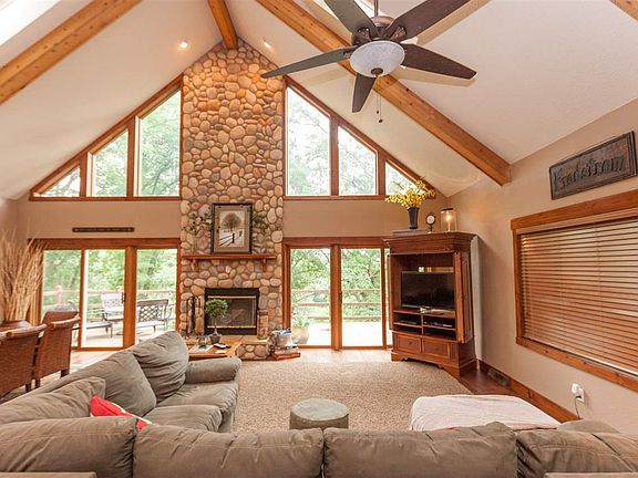 2nd image of 41 Arrowhead Ct