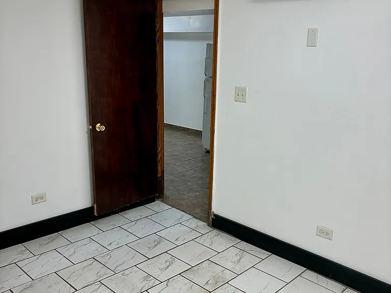 1111 N Leclaire Ave #BASEMENT — Photo 9
