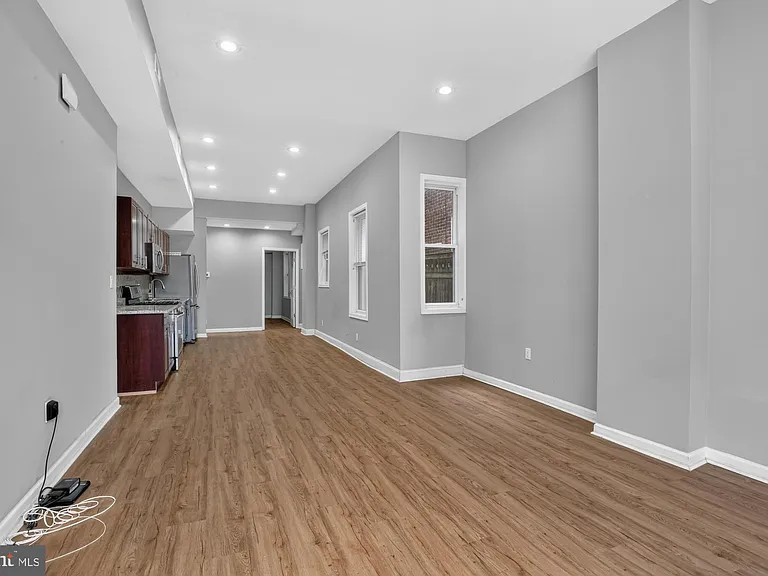 1209 E Susquehanna Ave #1 — Photo 2