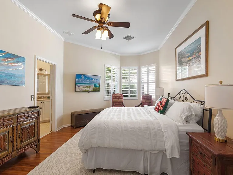 1735 Victoria Cir — Photo 15
