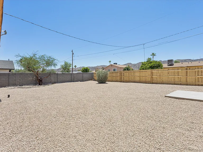 735 E South Mountain Ave — Photo 37