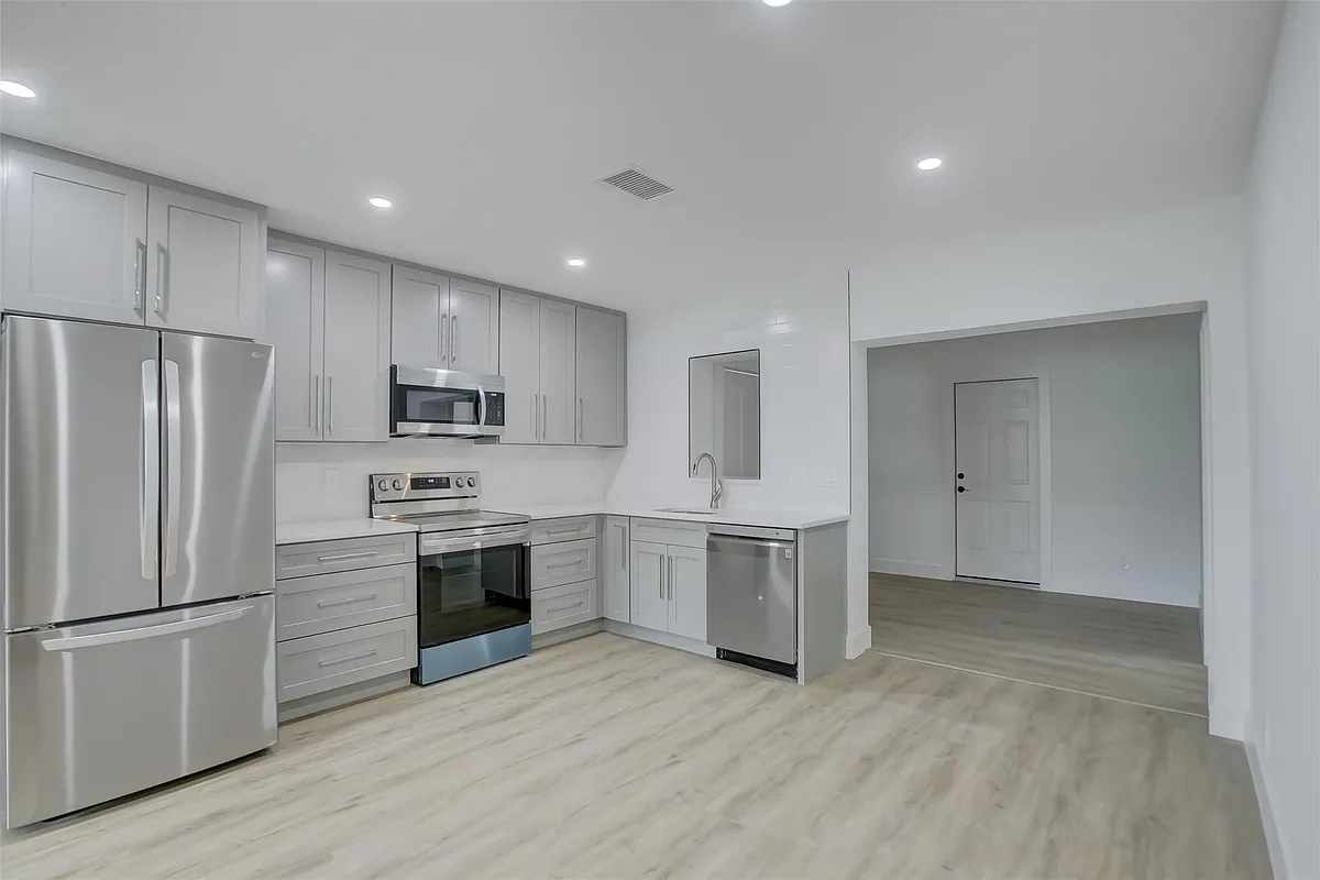Building Photo - 2155 NE 56th Ct