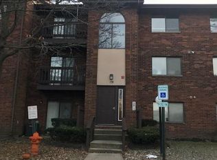 728 Inland Cir APT 201, Naperville, IL 60563