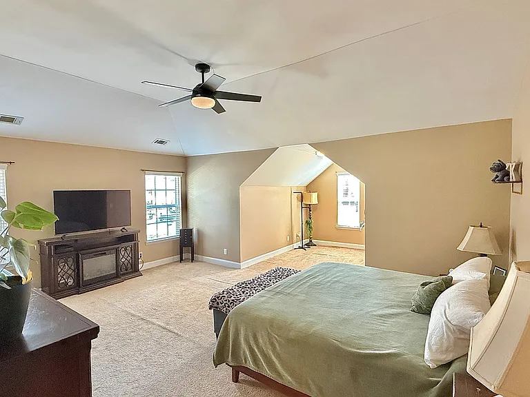 470 Briarcrest Dr NE — Photo 16
