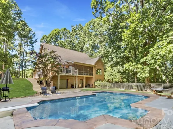 104 Tallwood Dr, Shelby, NC 28152
