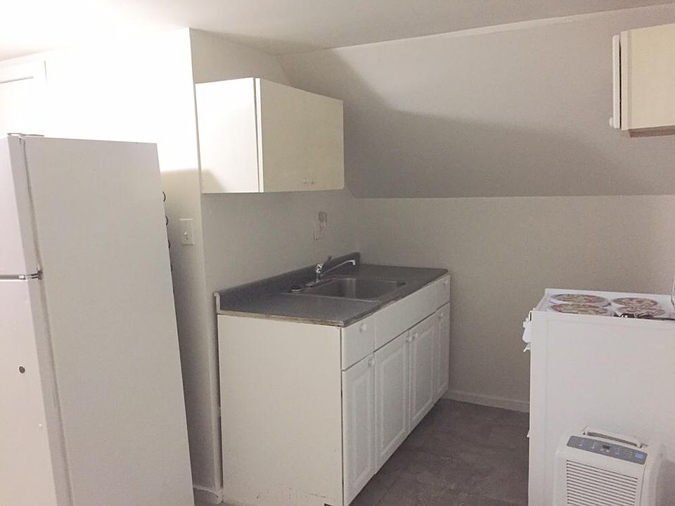 2nd image of 221 Long Hill Rd #3