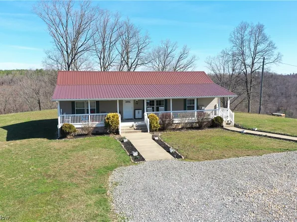 1746 Broomstick Rd, Big Bend, WV 26136