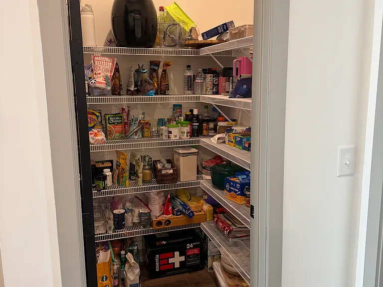 Kitchen pantry