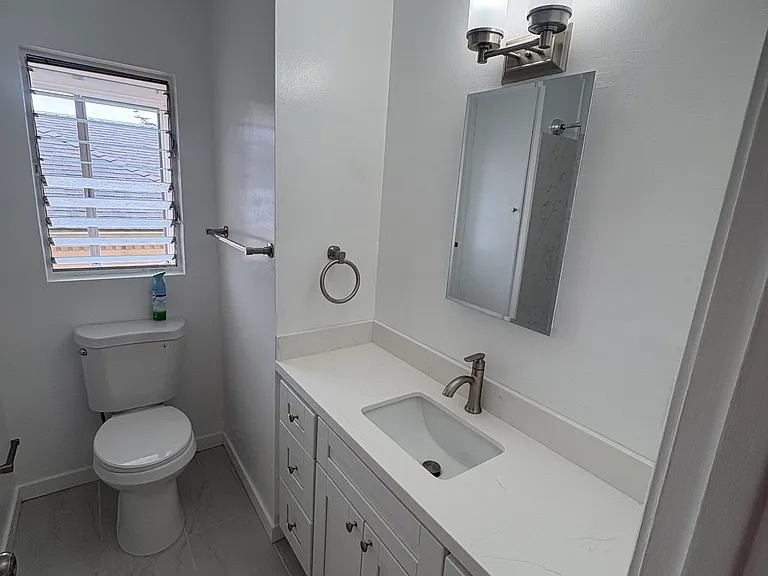 374 Bellevue Ave #D — Photo 5