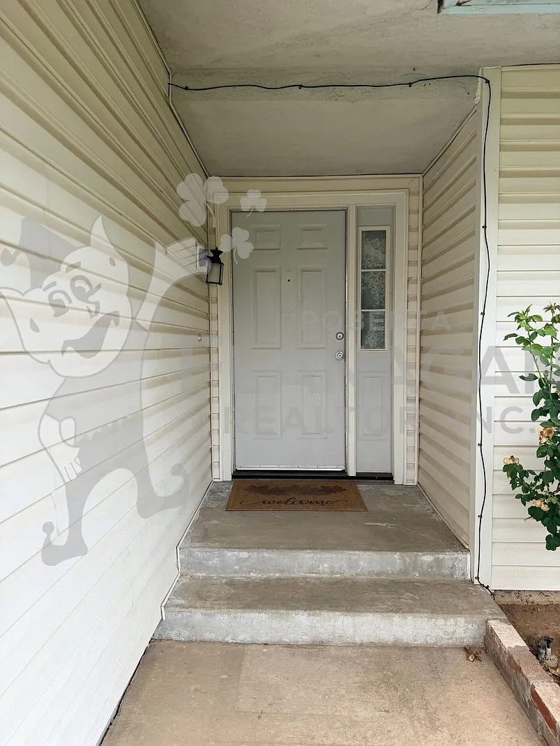 3 Bedroom/ 2 Bathroom Home — Photo 2