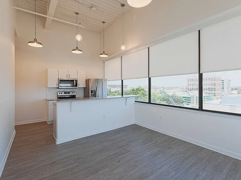 501 S Capitol Ave — Photo 64