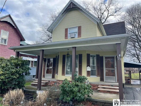 123 W Pearl St, Wellsville, NY 14895